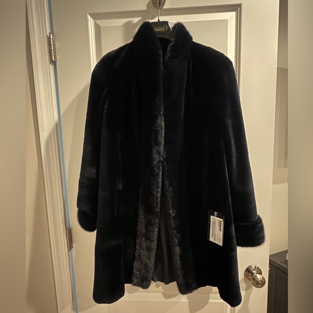 Gorgeous Navy Blue Mink Fur Reversible Coat w/ Pockets. Water resistant